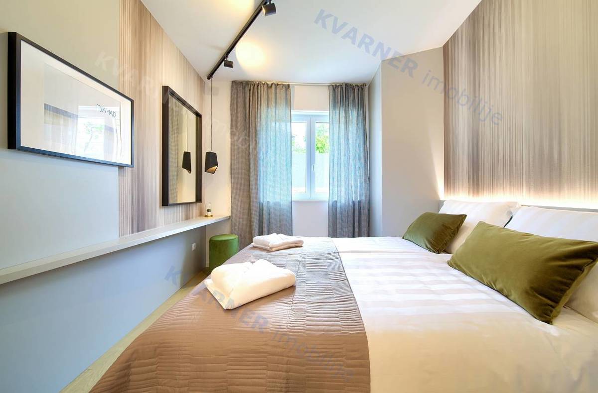 Mesto Krk - Opremljeno pritlično stanovanje s teraso