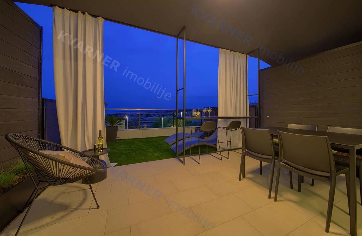 Mesto Krk - Opremljeno pritlično stanovanje s teraso