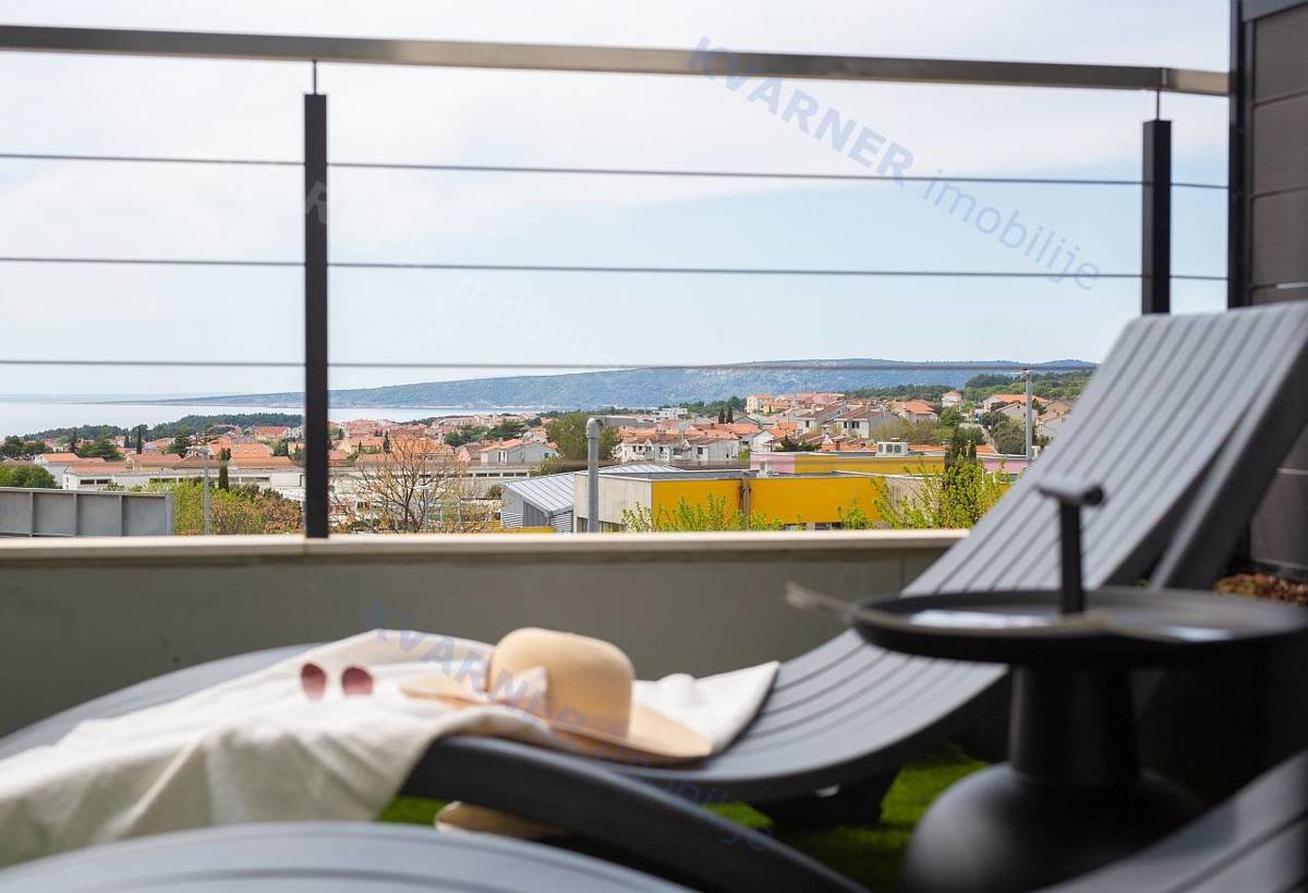 Mesto Krk - Opremljeno pritlično stanovanje s teraso