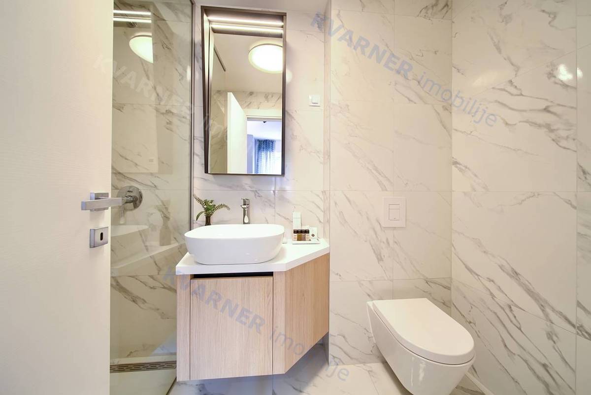 Mesto Krk - Opremljeno pritlično stanovanje s teraso