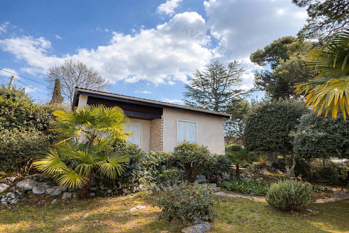 Malinska - Prva vrsta ob morju, ekskluzivna lokacija!