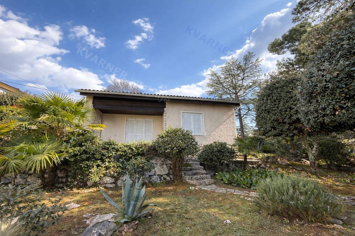 Malinska - Prva vrsta ob morju, ekskluzivna lokacija!