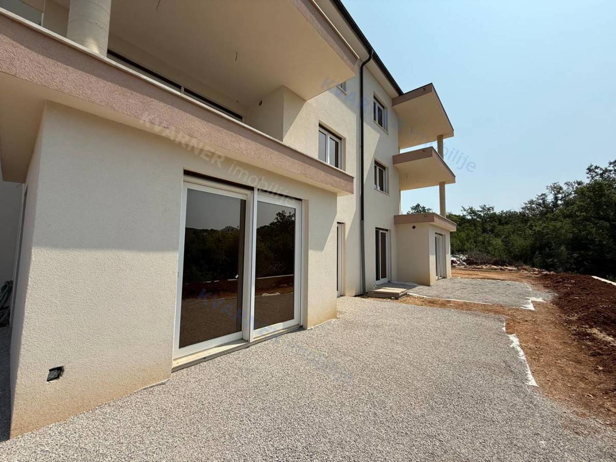  Njivice – Apartma v novogradnji s pogledom na morje