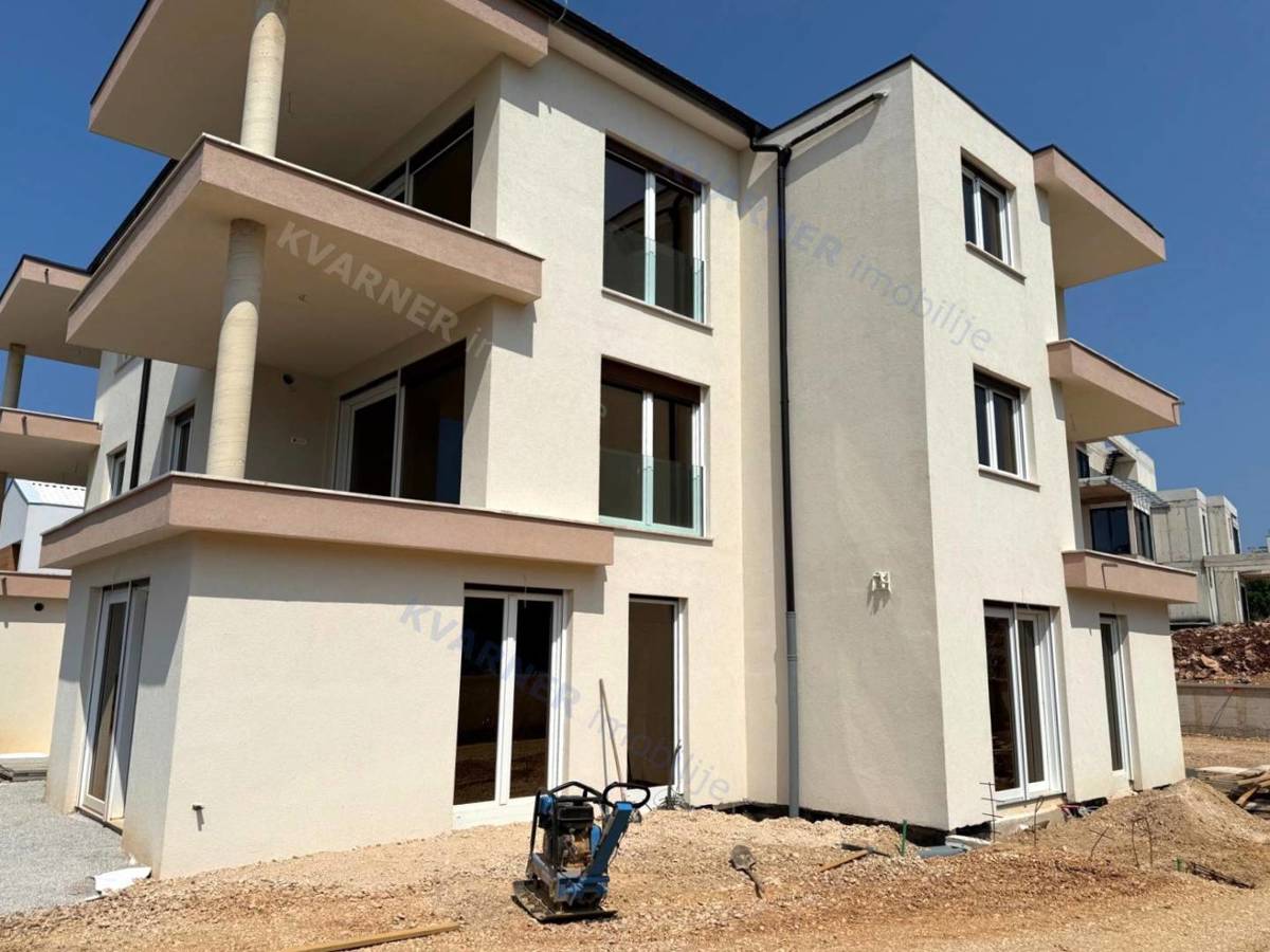 Njivice – Apartma v novogradnji s pogledom na morje