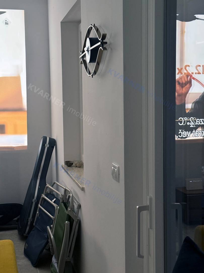 Malinska - sodobno stanovanje v pritličju z vrtom!