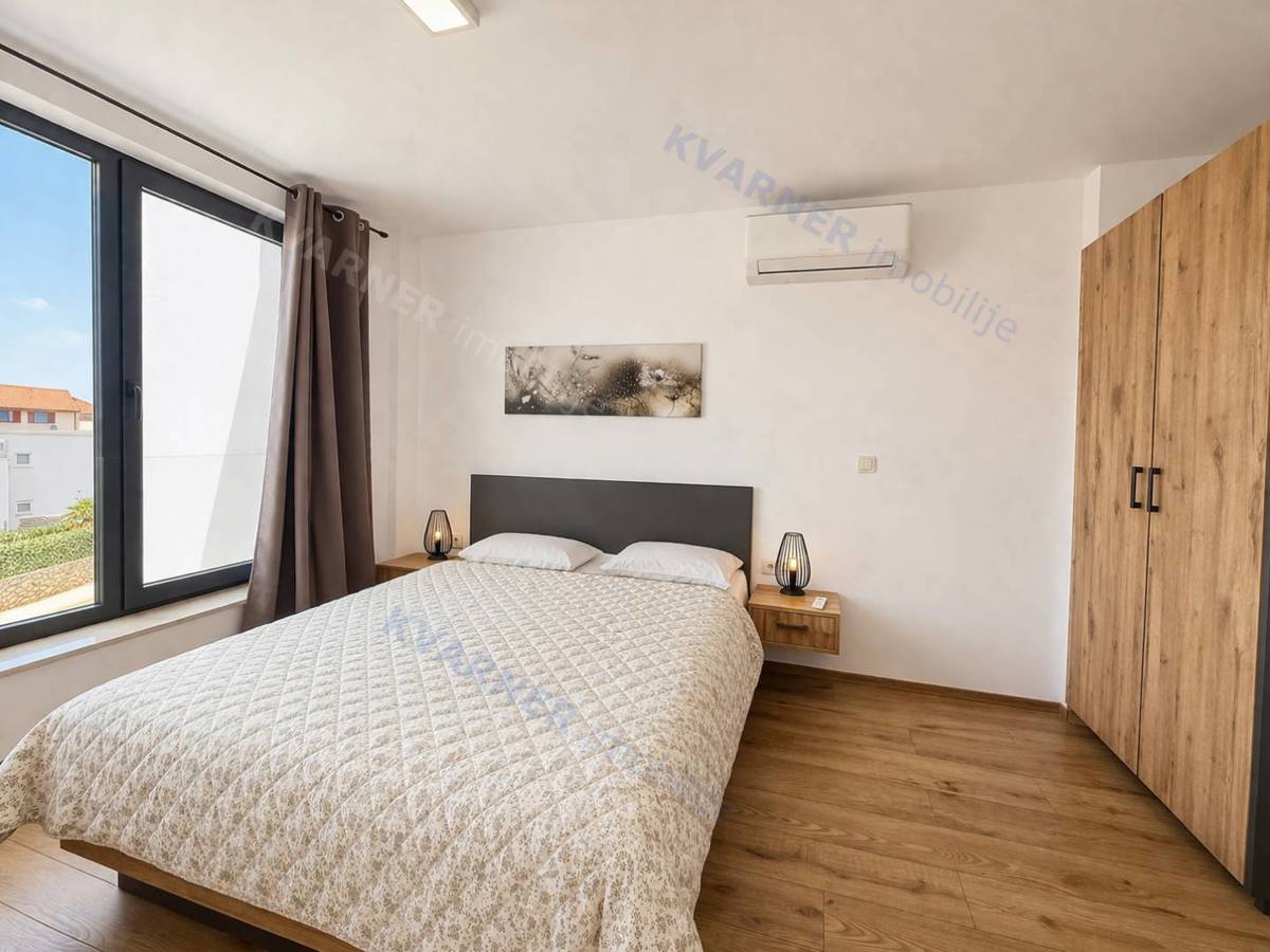 Malinska - hiša z bazenom in pogledom na morje