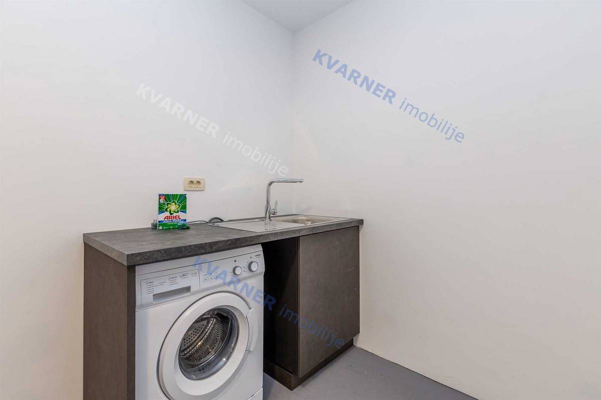 Malinska - hiša z bazenom in pogledom na morje