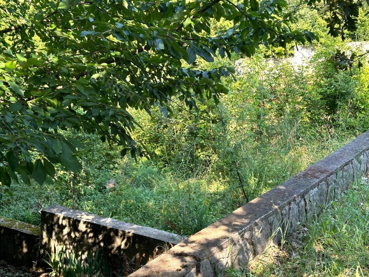 Risika - gradbeno zemljišče, naprodaj!