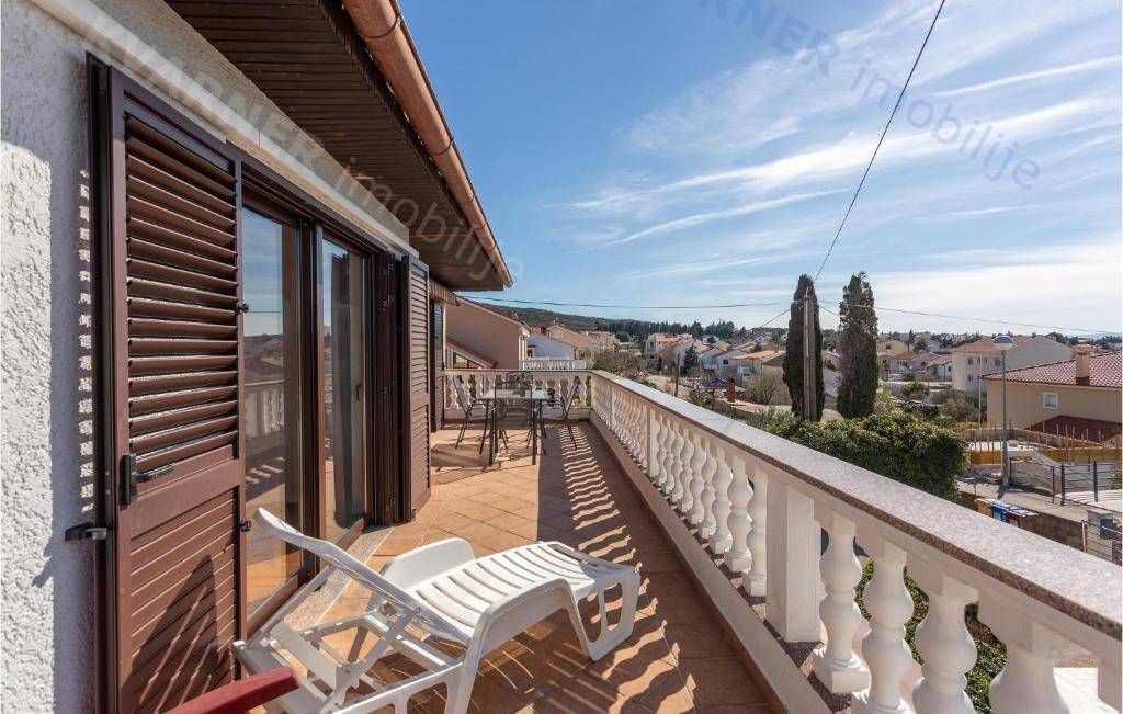 Punat, prodaja - Samostojna hiša z bazenom!