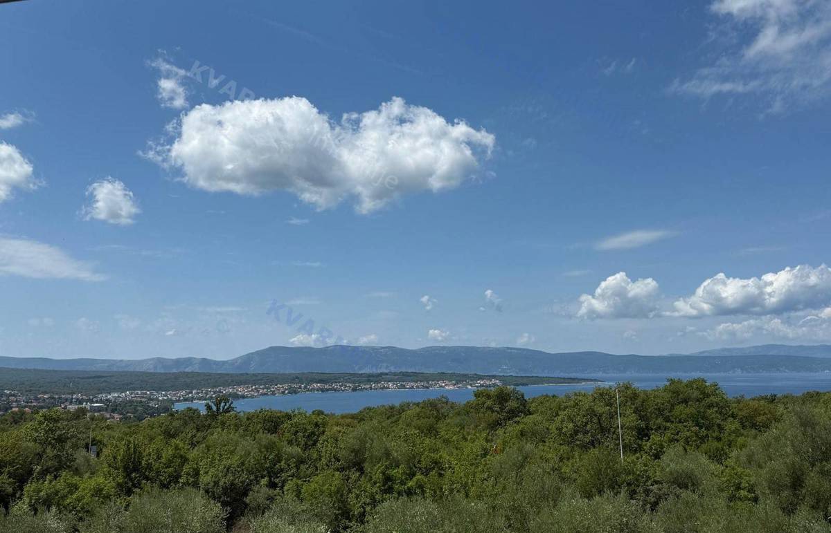 Zazidljivo zemljišče v bližini Malinske!