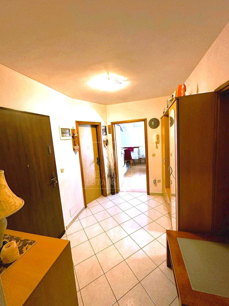 Stanovanje v okolici Novigrada