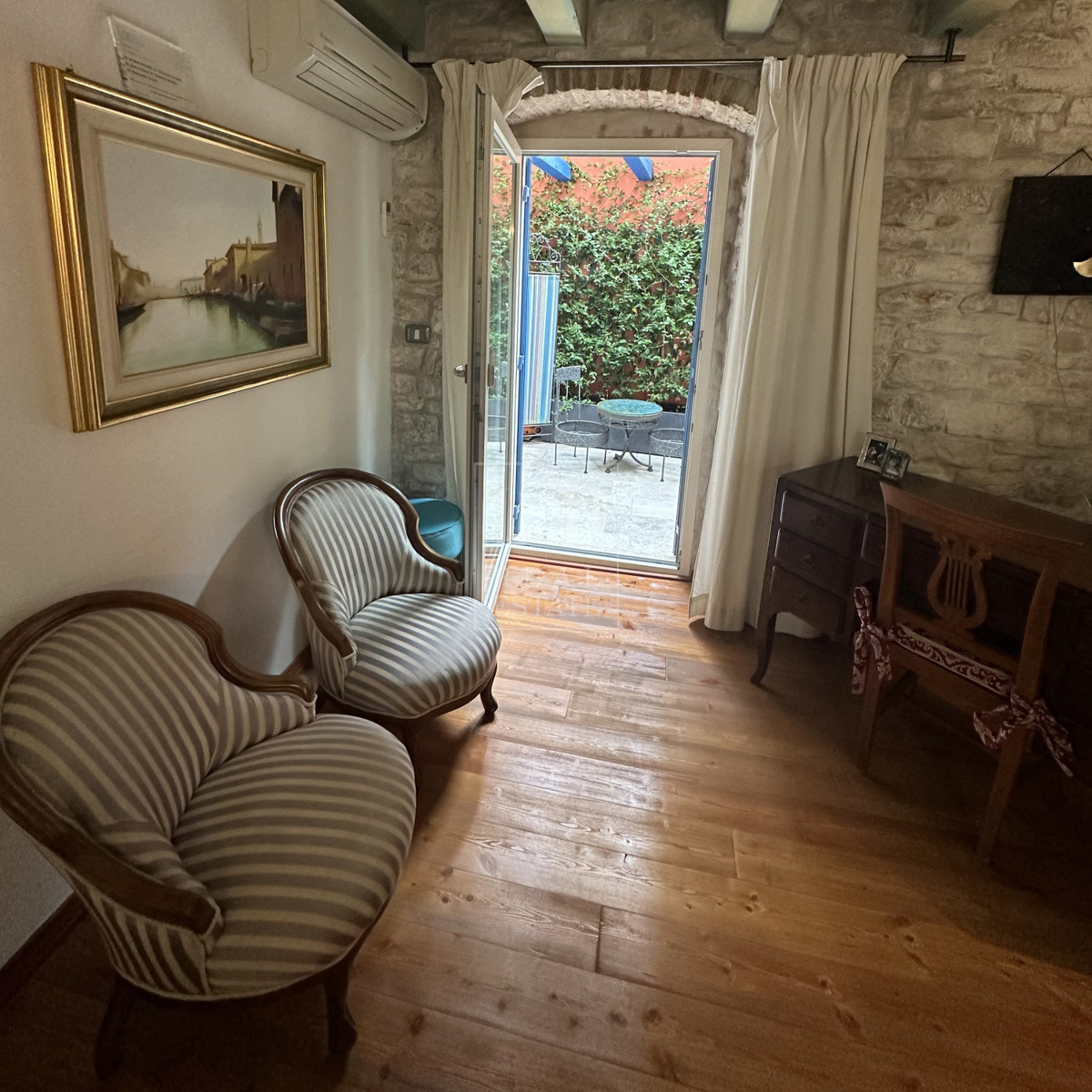 Hiža v centru Novigrada