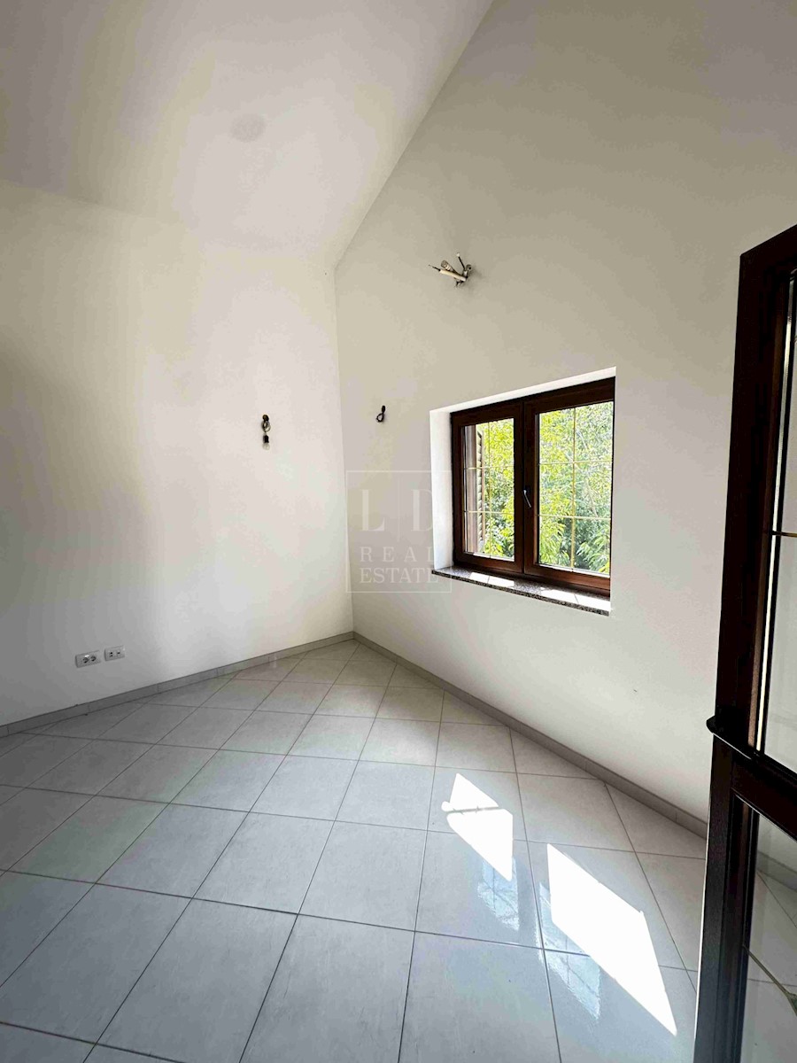 Stanovanje v Karpinjanu