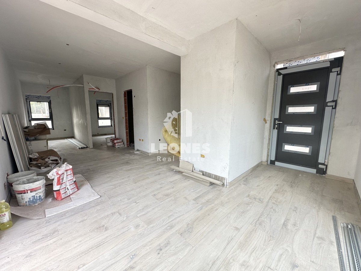 Stanovanje v pritličju z velikim vrtom 300 metrov od morja stran v Lovrečici