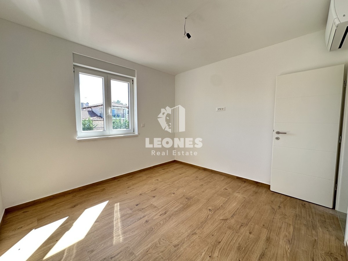 Apartma v prvem nadstropju z odprtim pogledom na morje v okolici Poreča