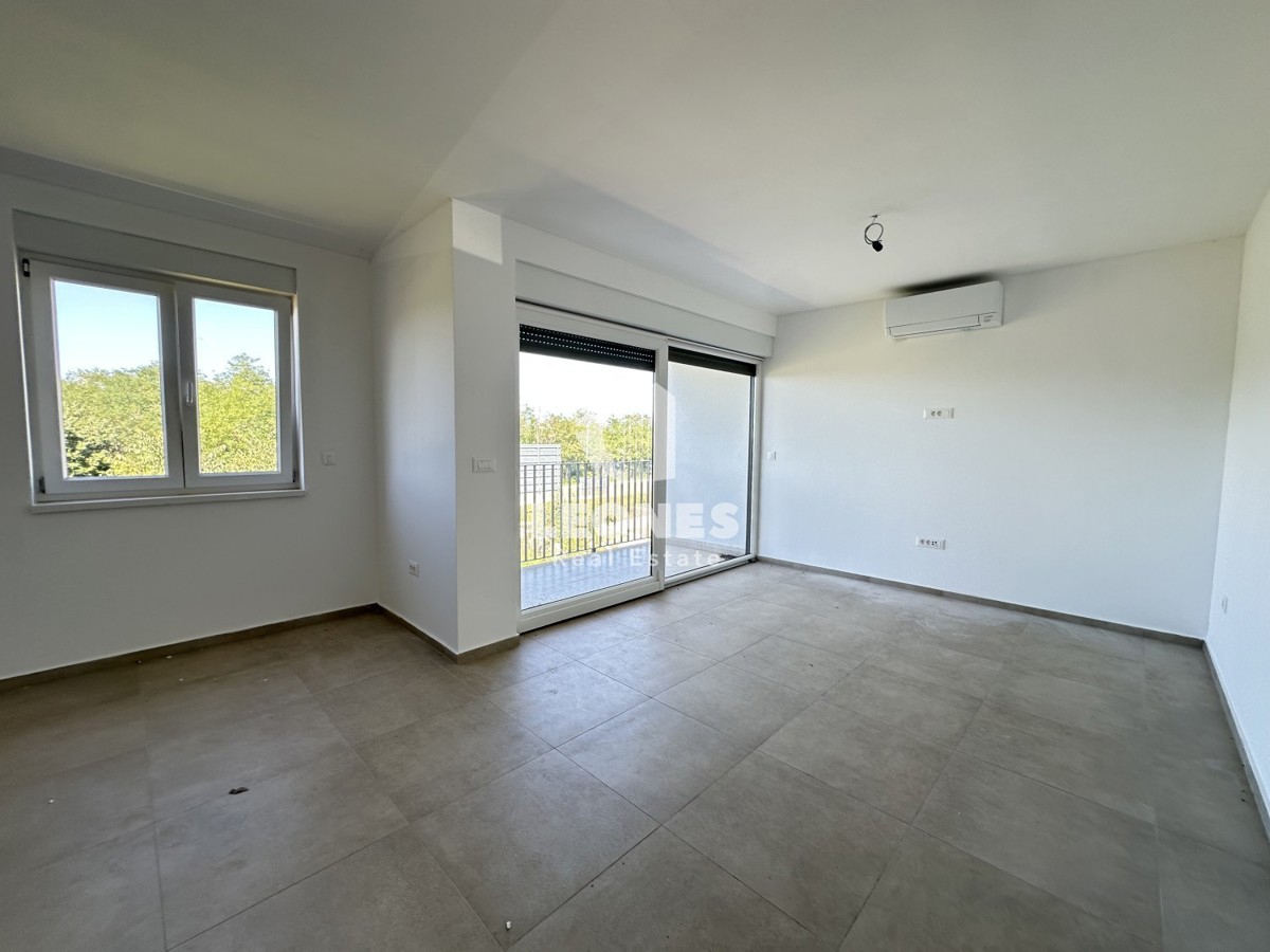 Apartma v prvem nadstropju z odprtim pogledom na morje v okolici Poreča