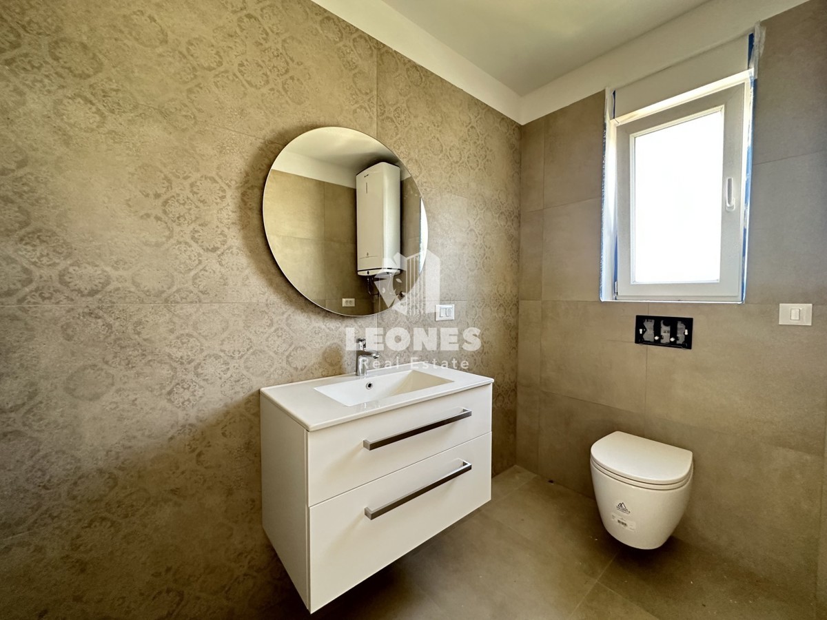 Apartma v prvem nadstropju z odprtim pogledom na morje v okolici Poreča