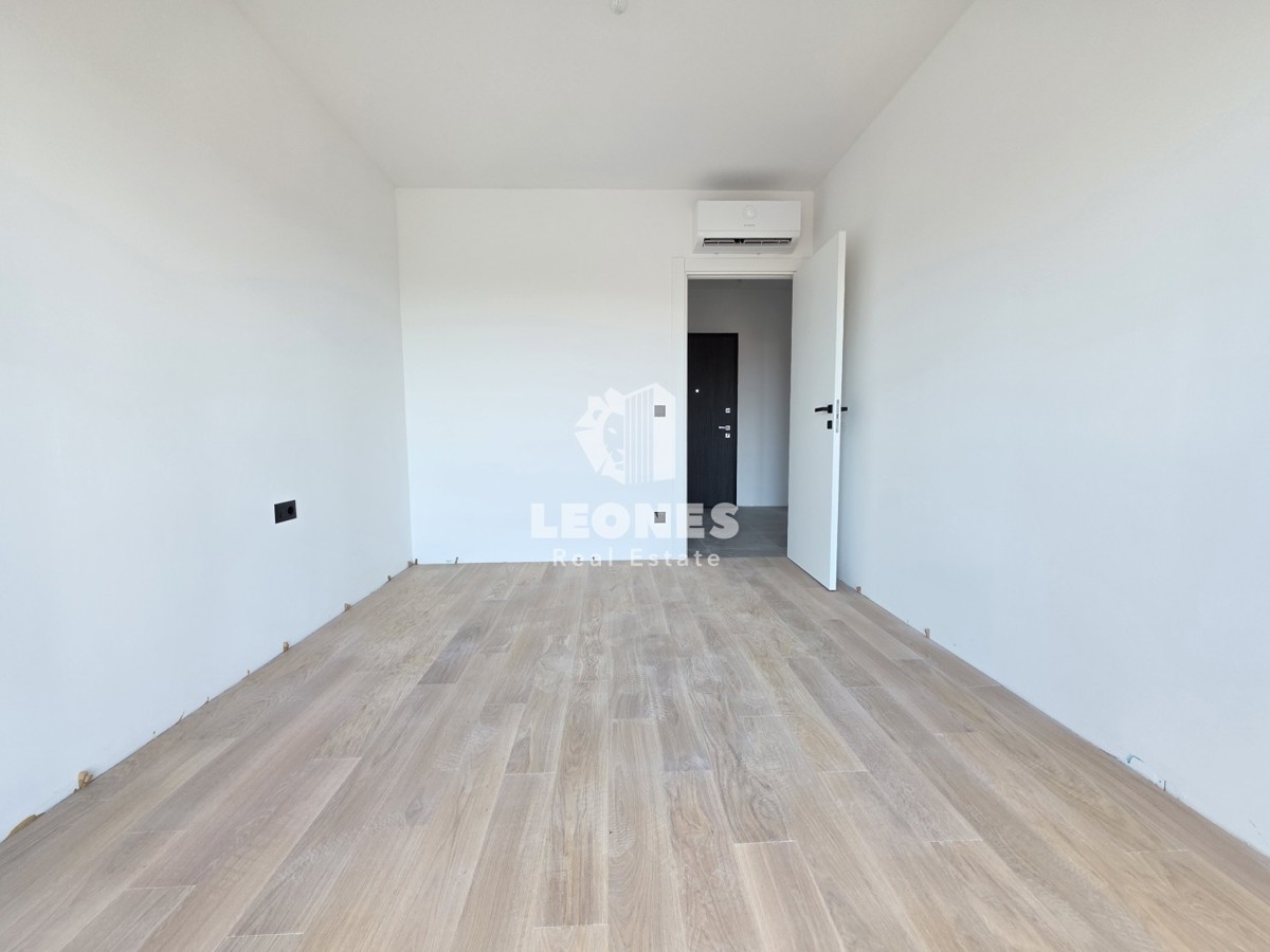 Stanovanje v tretjem nadstropju novogradnje v Umagu