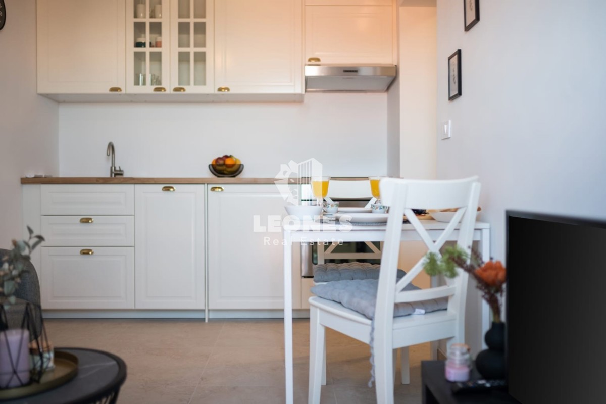 Apartma v Novigradu s pogledom na morje v bližini urejene plaže