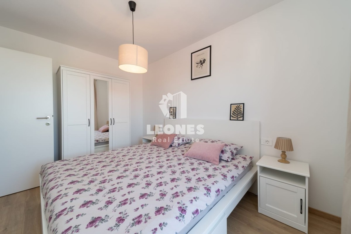 Apartma v Novigradu s pogledom na morje v bližini urejene plaže