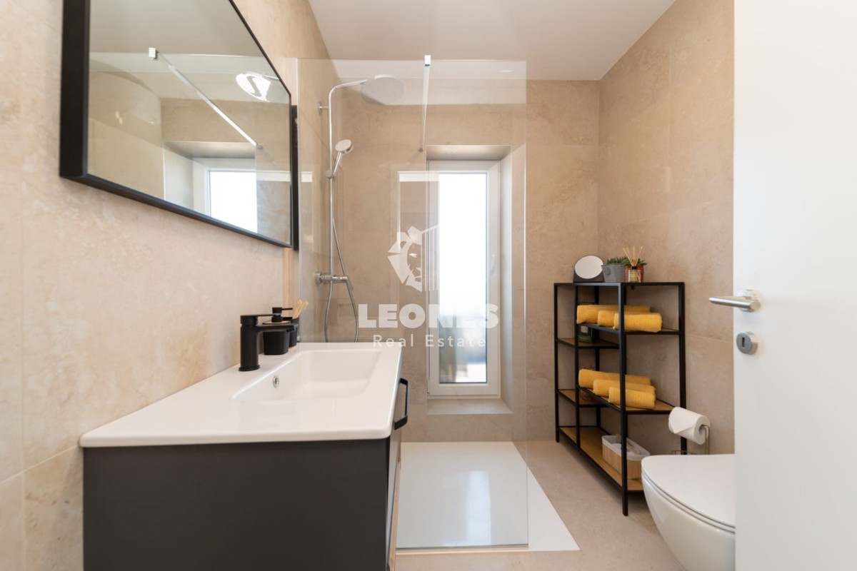 Apartma v Novigradu s pogledom na morje v bližini urejene plaže