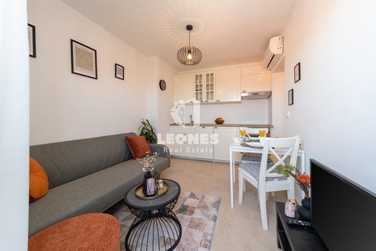 Apartma v Novigradu s pogledom na morje v bližini urejene plaže