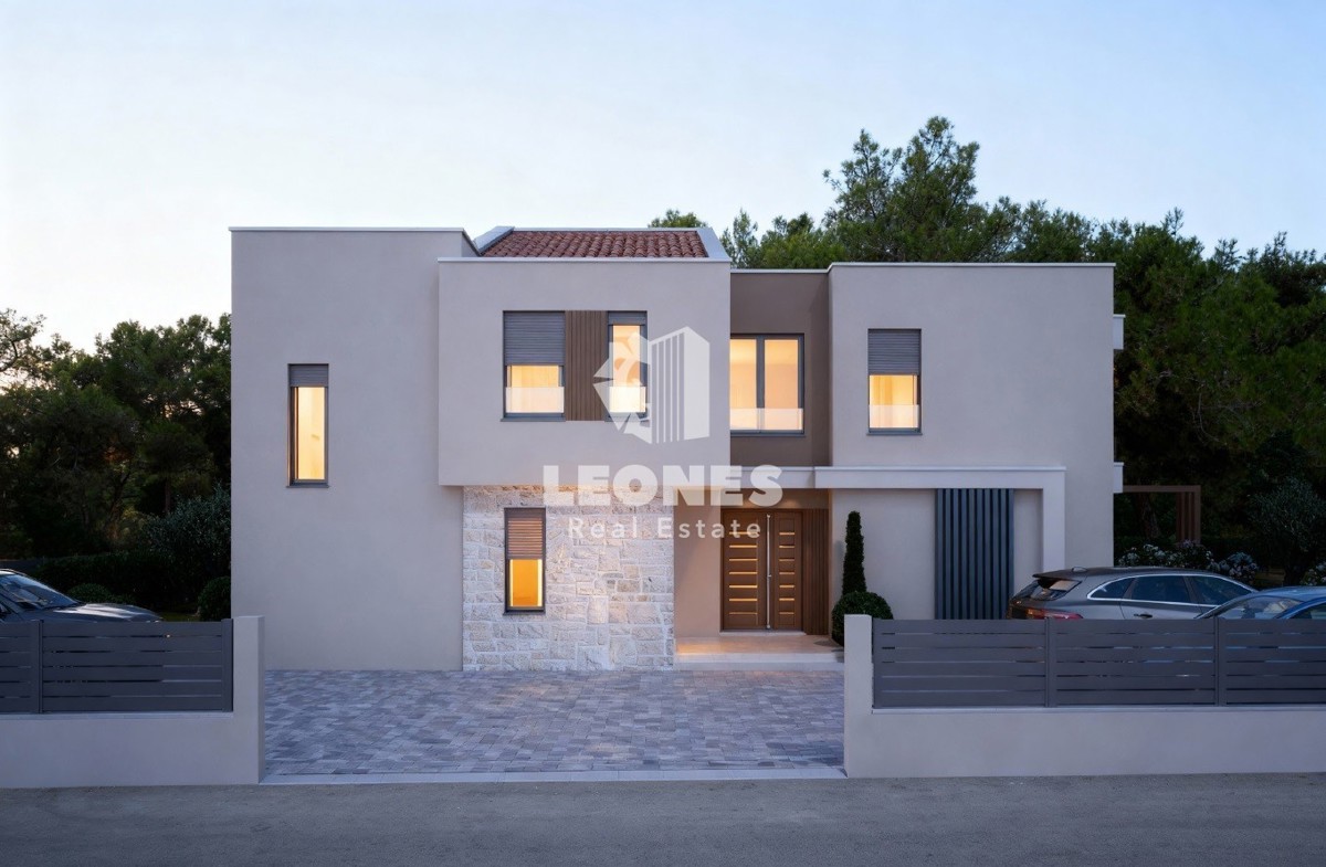 Moderna dvojna hiša z bazenom v bližini Umaga