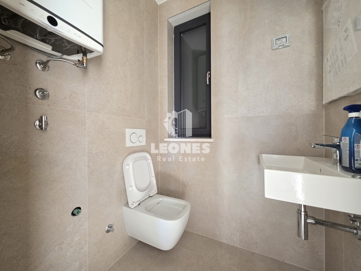 Moderno stanovanje z vrtom v bližini Umaga