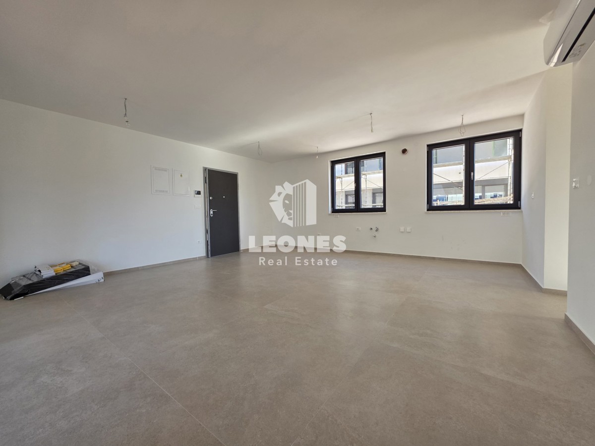 Moderno stanovanje z vrtom v bližini Umaga