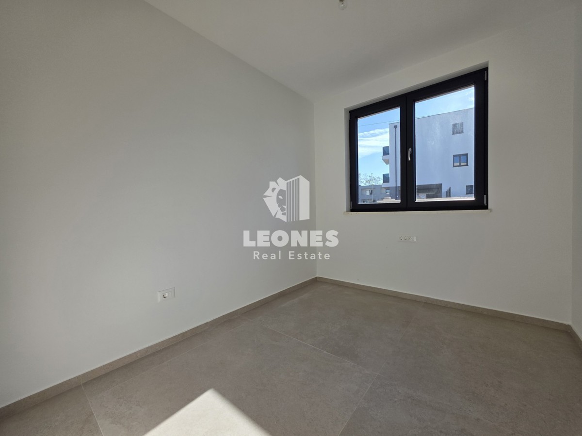 Moderno stanovanje z vrtom v bližini Umaga