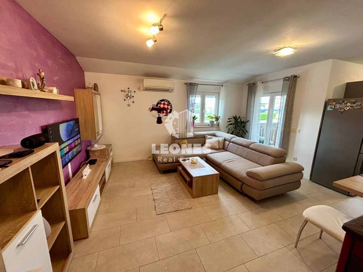 Stanovanje v Novigradu na mirni lokaciji z dvema spalnicama