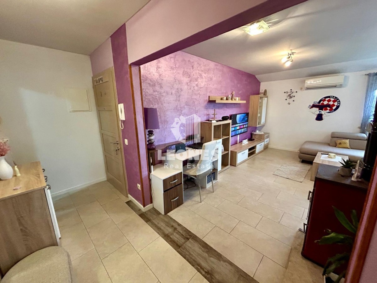 Stanovanje v Novigradu na mirni lokaciji z dvema spalnicama