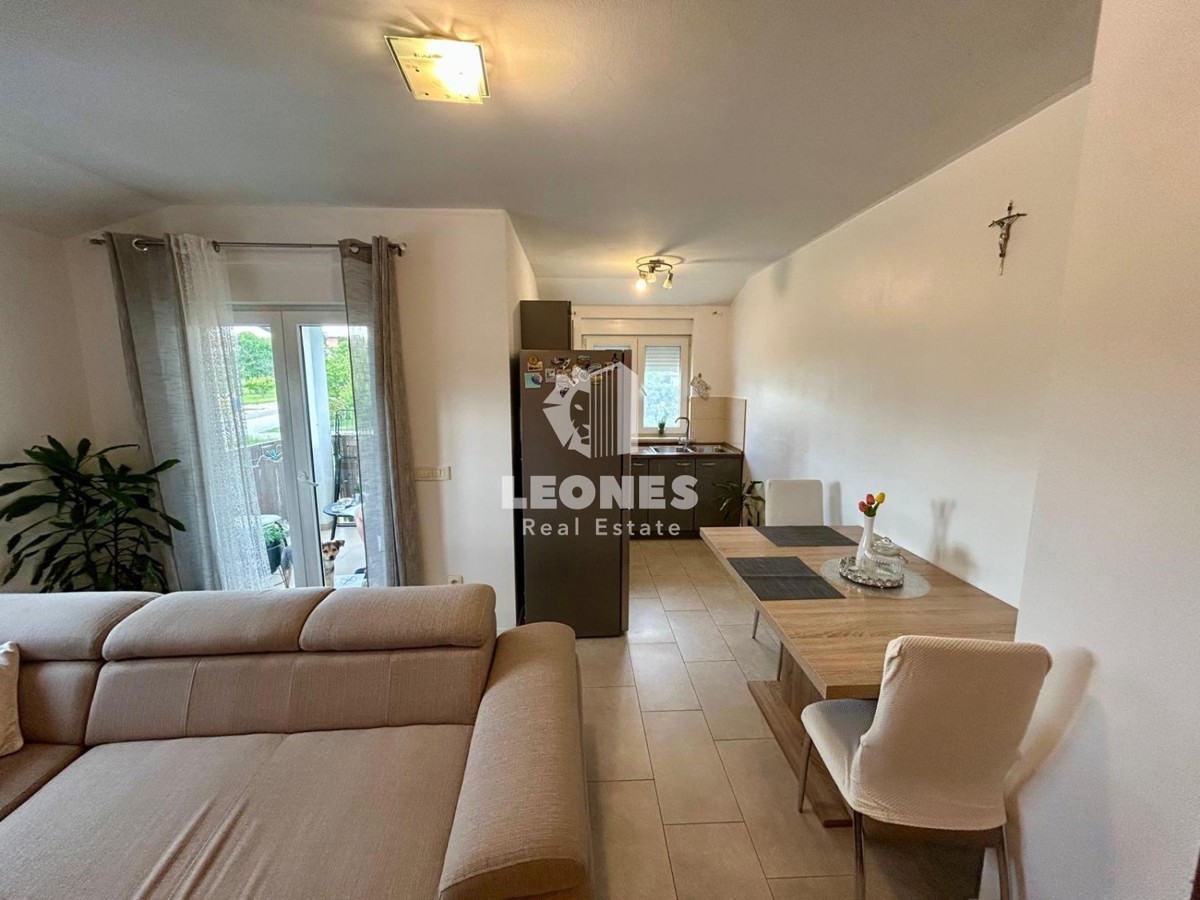 Stanovanje v Novigradu na mirni lokaciji z dvema spalnicama