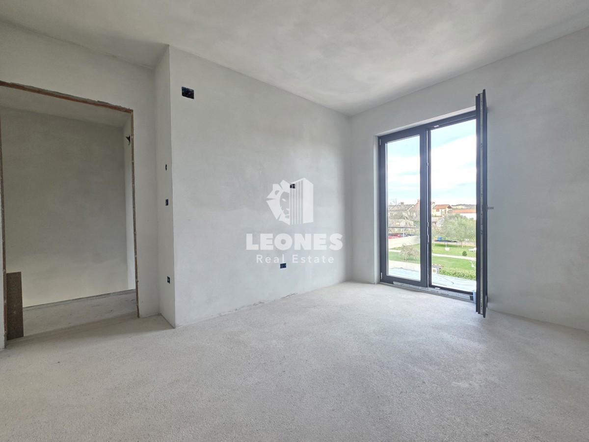 Dvojna hiša z bazenom v okolici Umaga