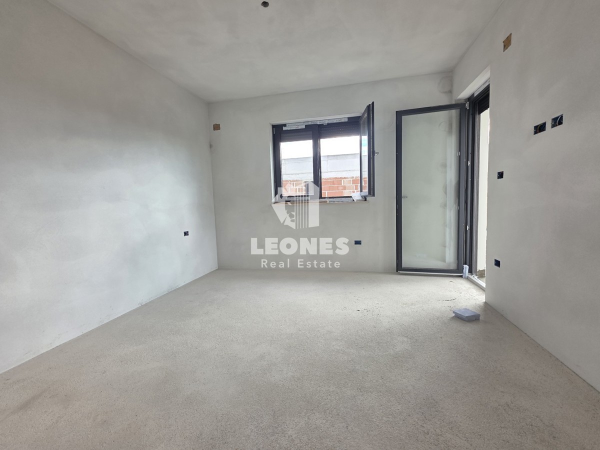 Dvojna hiša z bazenom v okolici Umaga