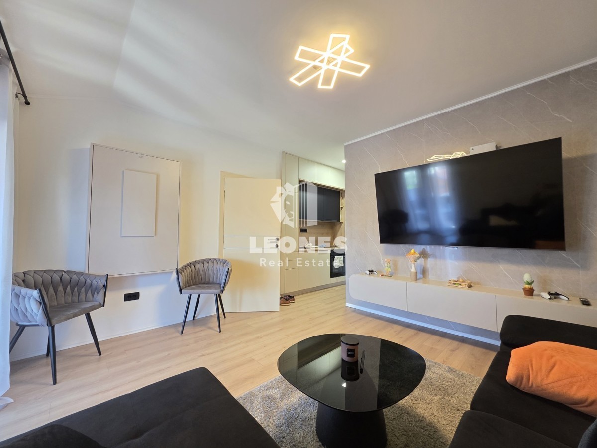 Hiša s tremi stanovanjskimi enotami v bližini Umaga