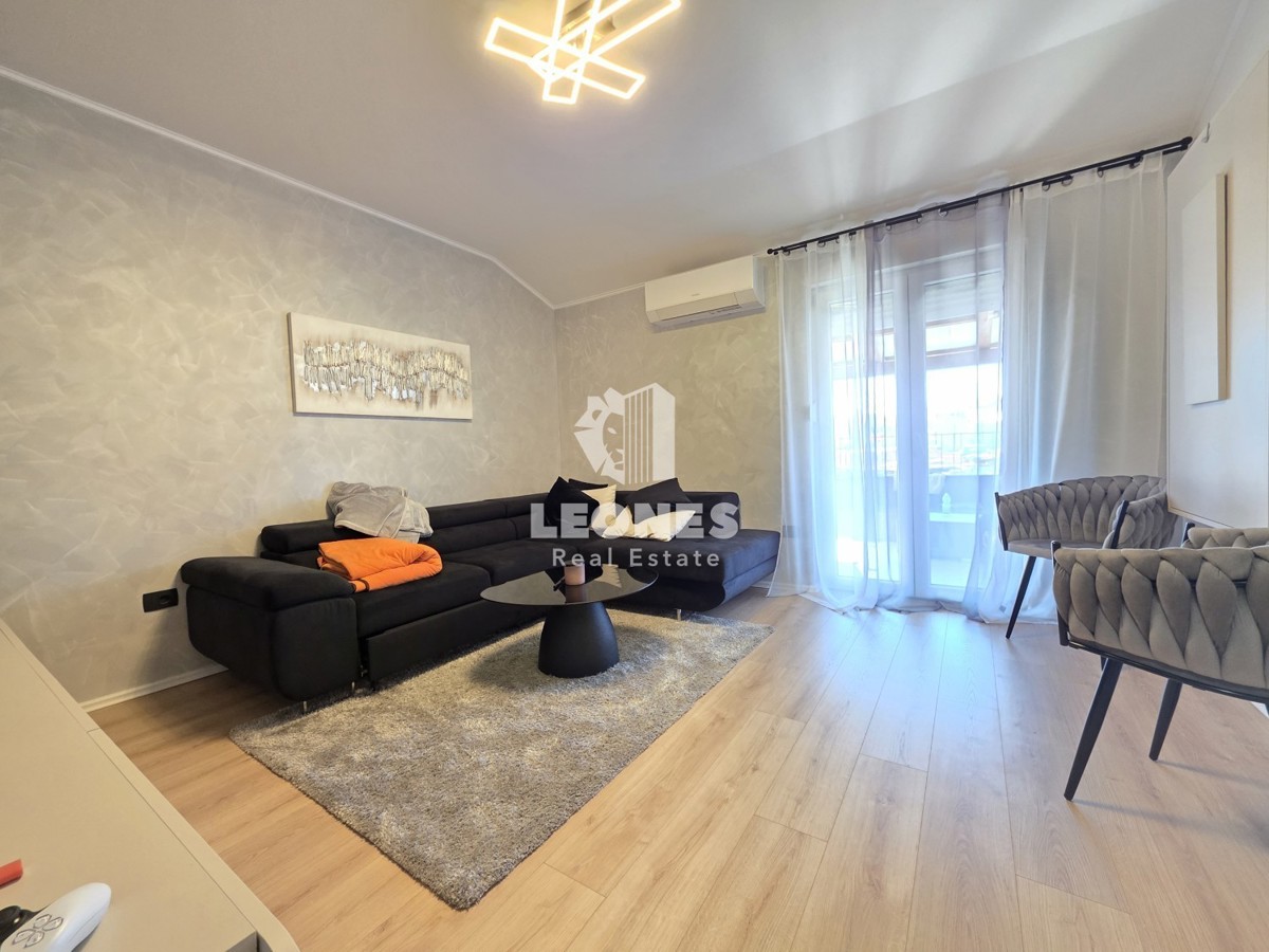 Hiša s tremi stanovanjskimi enotami v bližini Umaga