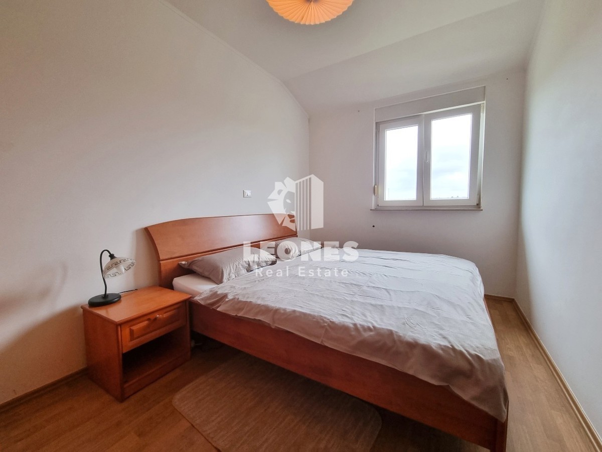 Hiša s tremi stanovanjskimi enotami v bližini Umaga