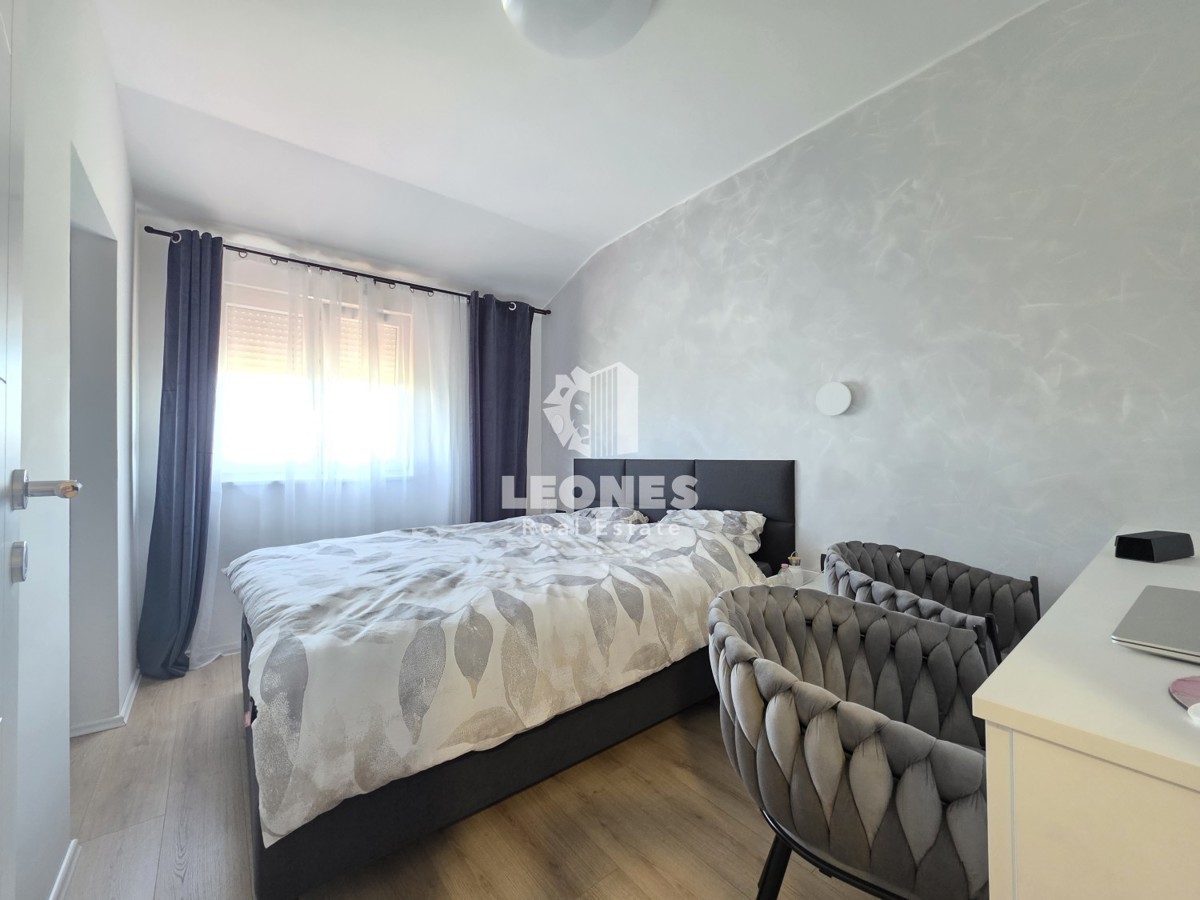 Hiša s tremi stanovanjskimi enotami v bližini Umaga