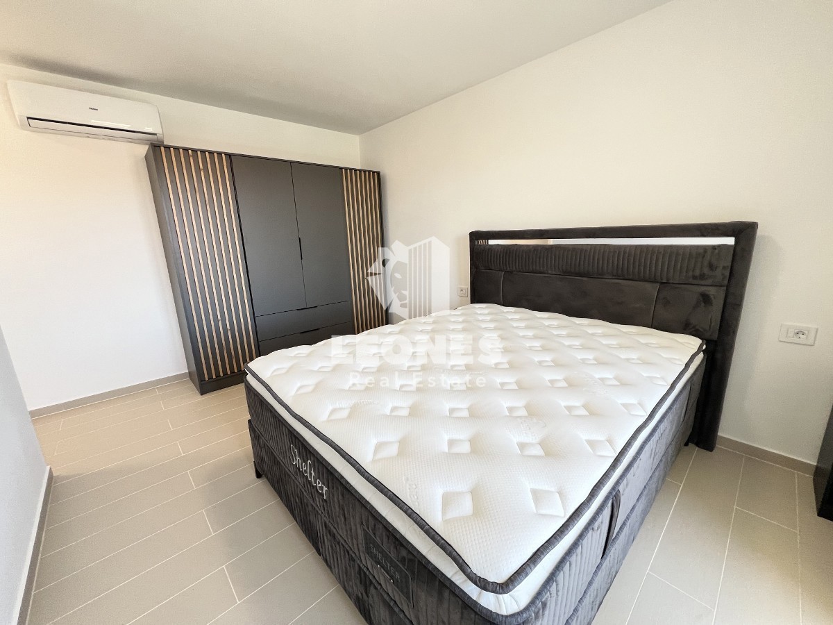 Apartma s pogledom na morje le 500 metrov od plaže v Novigradu