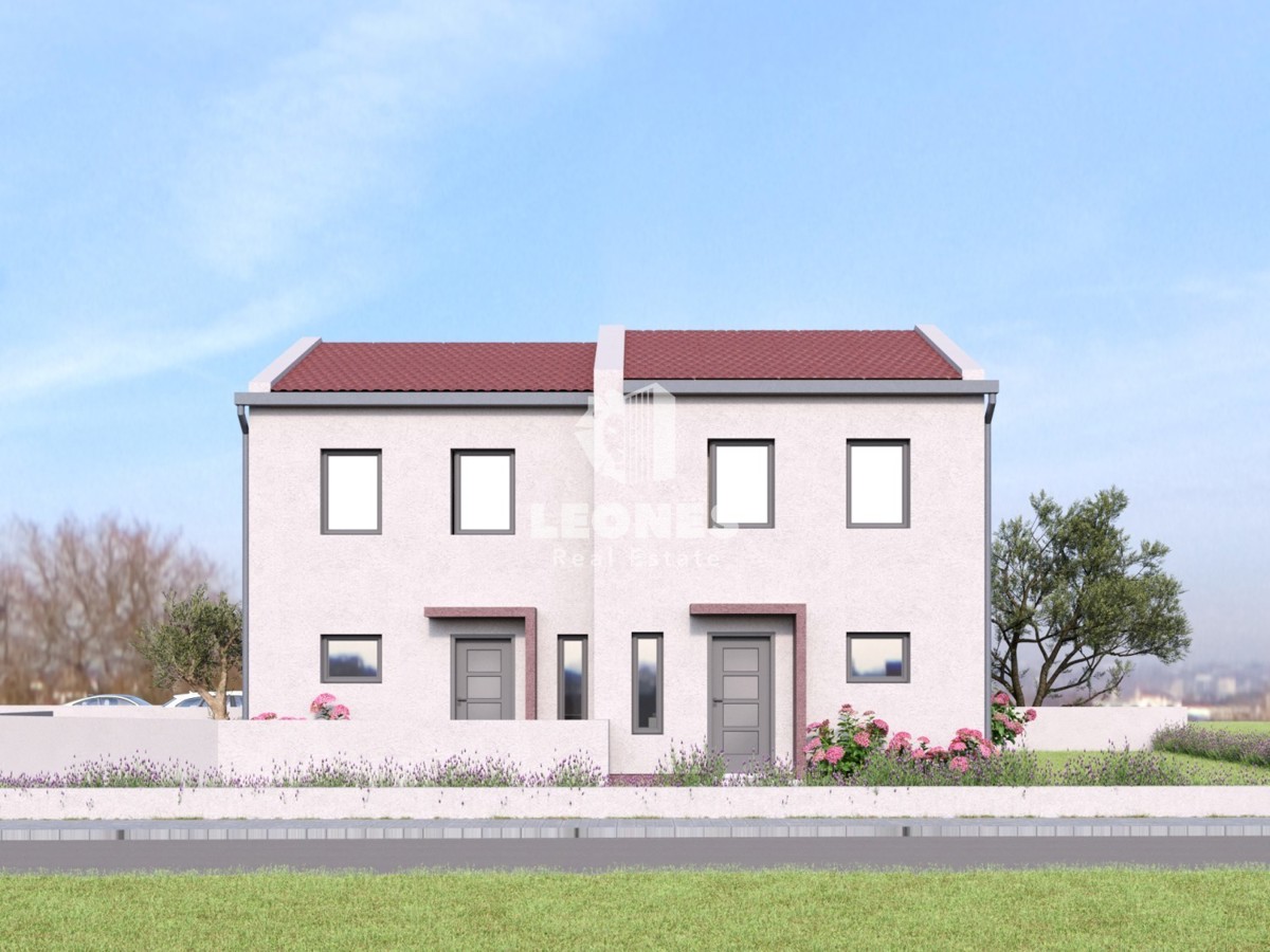 Dvojček hiša z bazenom v okolici Buja, Kaštel