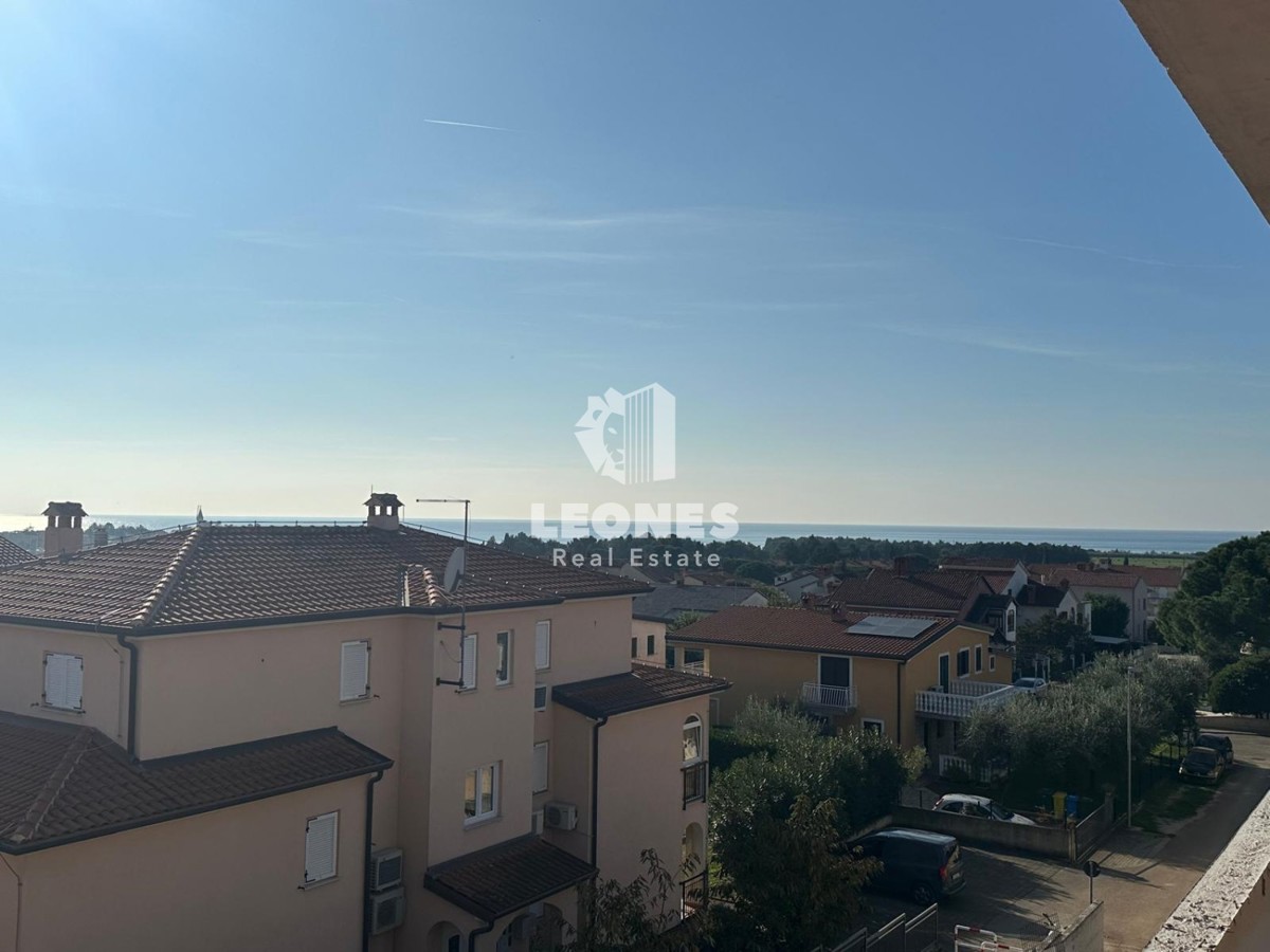 Stanovanje v prvem nadstropju z očarljivim pogledom na morje v Novigradu