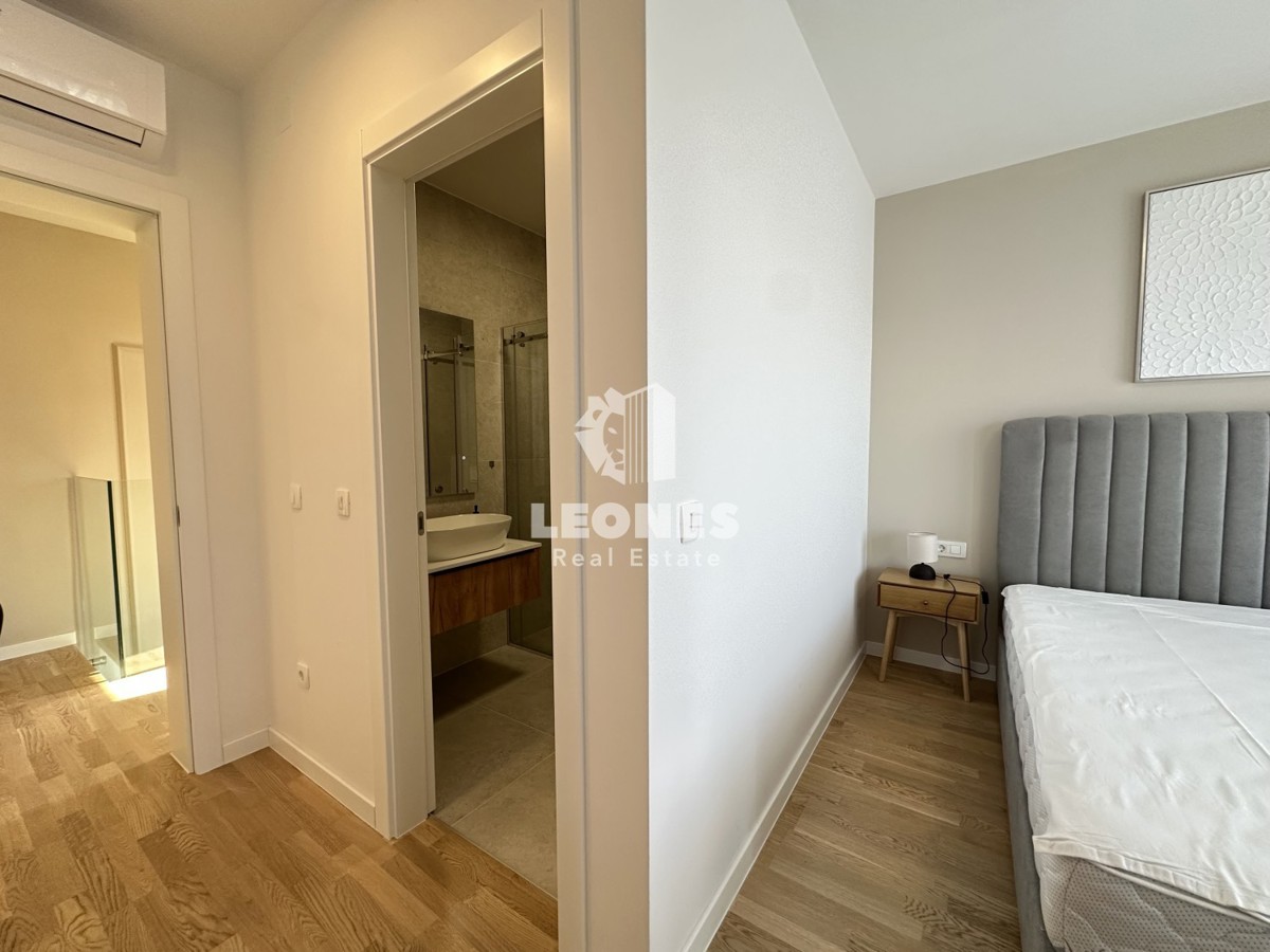 Kvalitetno dvoetažno stanovanje  z pogledom na morje in  bazenom v Taru