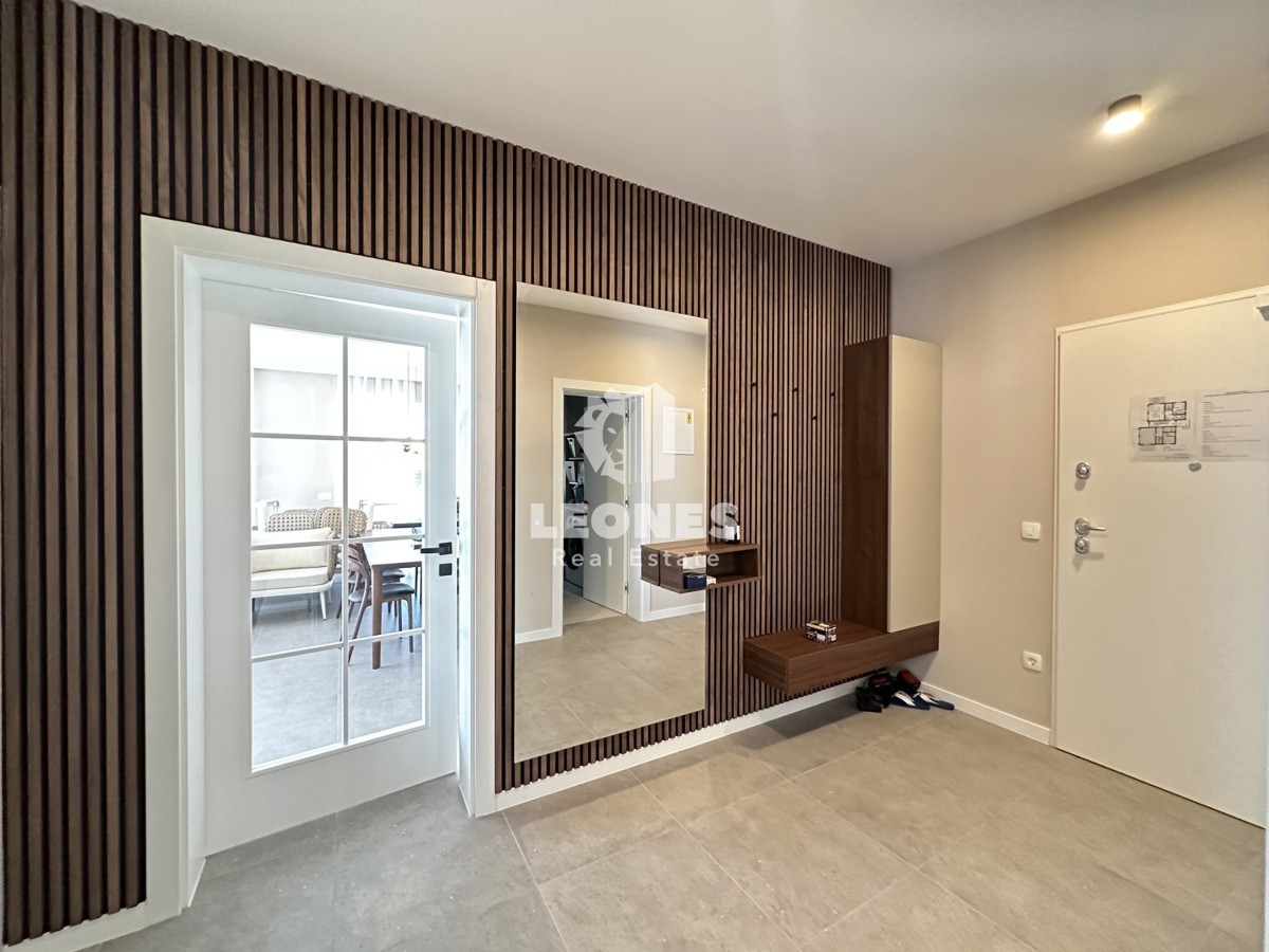 Kvalitetno dvoetažno stanovanje  z pogledom na morje in  bazenom v Taru