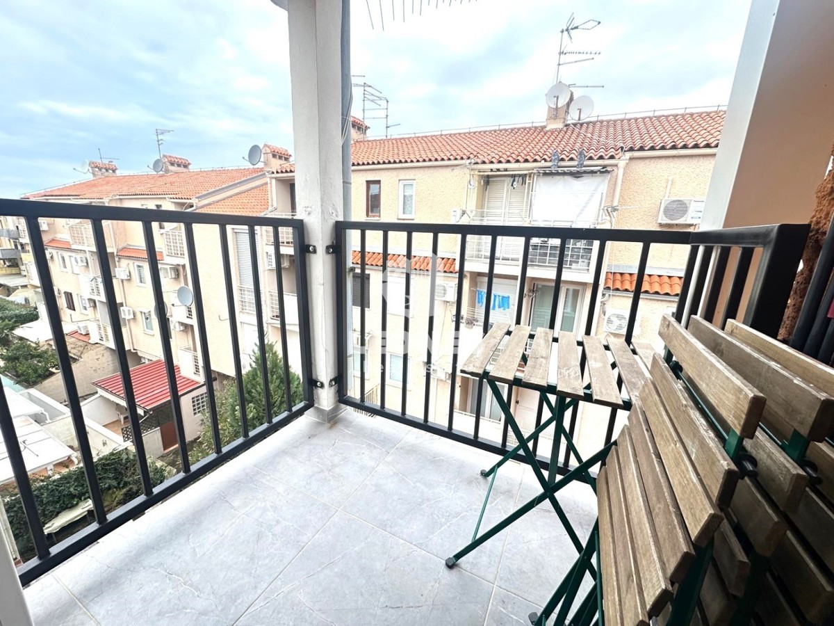 Stanovanje v neposredni bližini Novigrada na samo 250 metrov od mora in urejene plaže