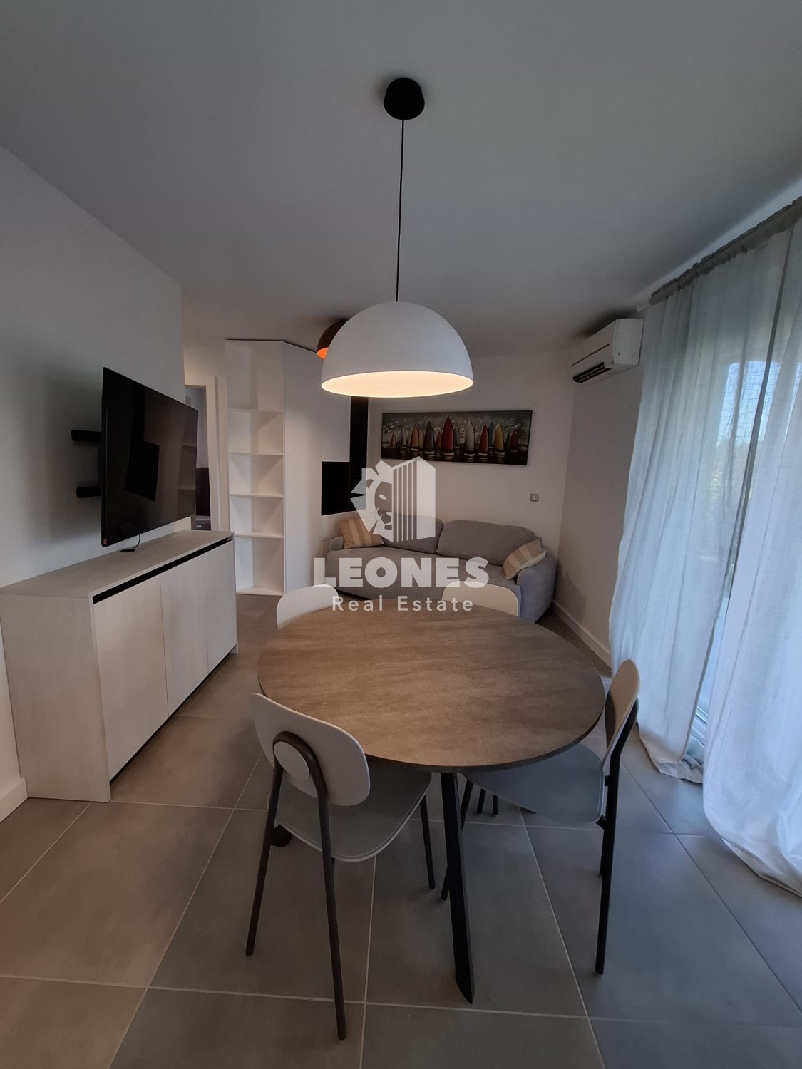 Apartma ob morju z vrtom na atraktivni lokaciji v Novigradu