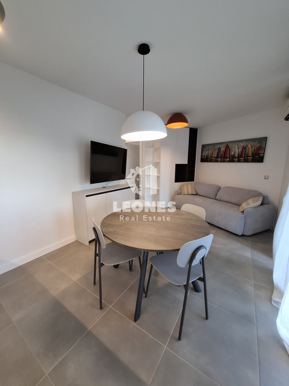 Apartma ob morju z vrtom na atraktivni lokaciji v Novigradu