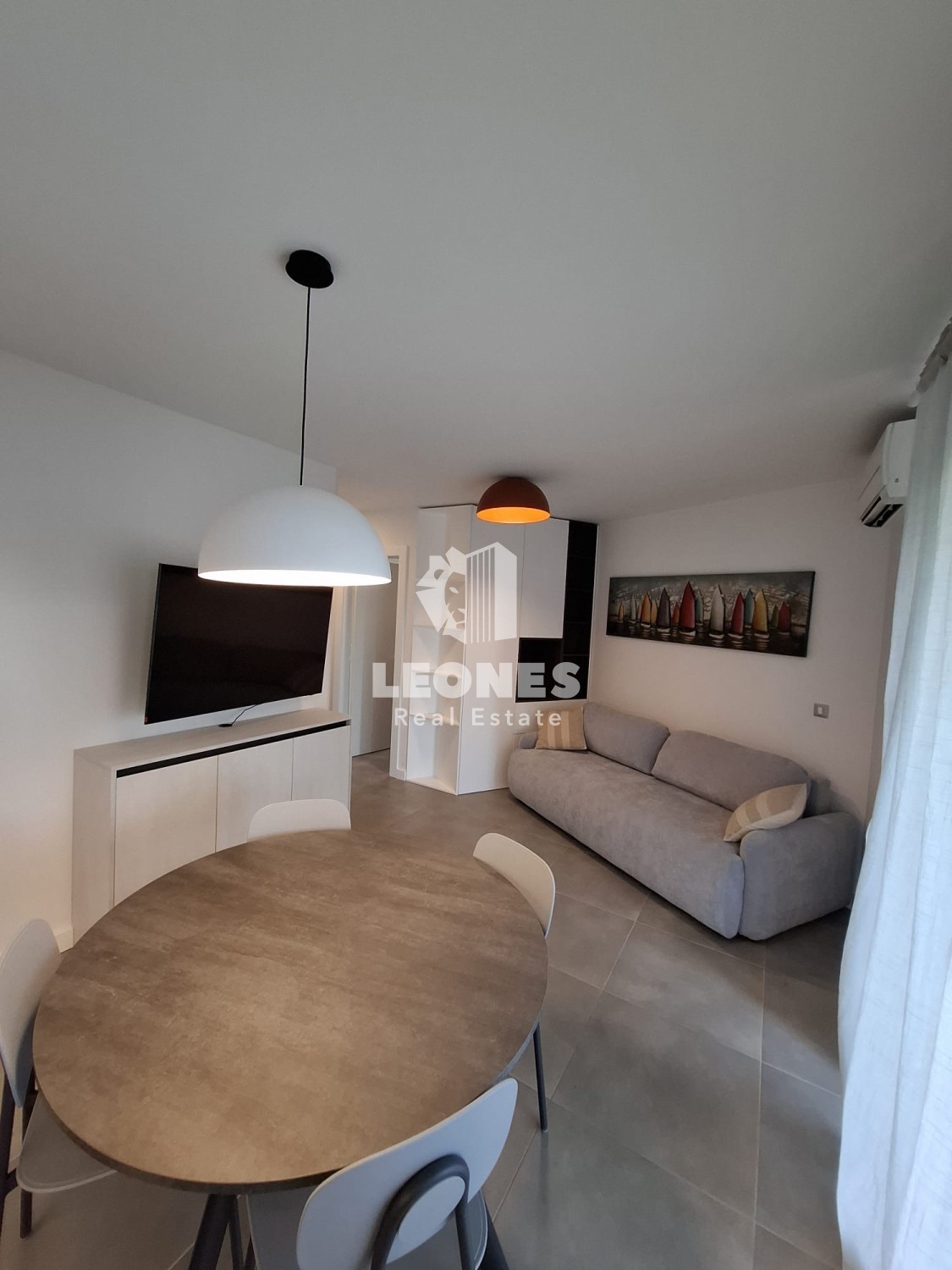 Apartma ob morju z vrtom na atraktivni lokaciji v Novigradu