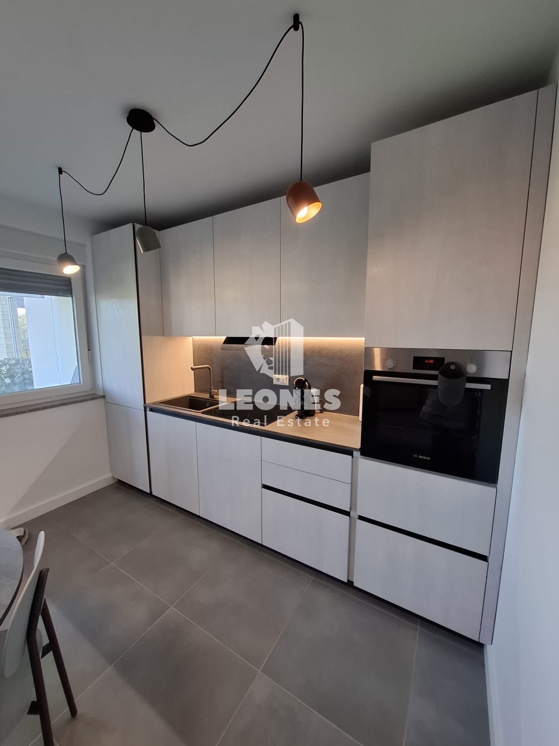 Apartma ob morju z vrtom na atraktivni lokaciji v Novigradu