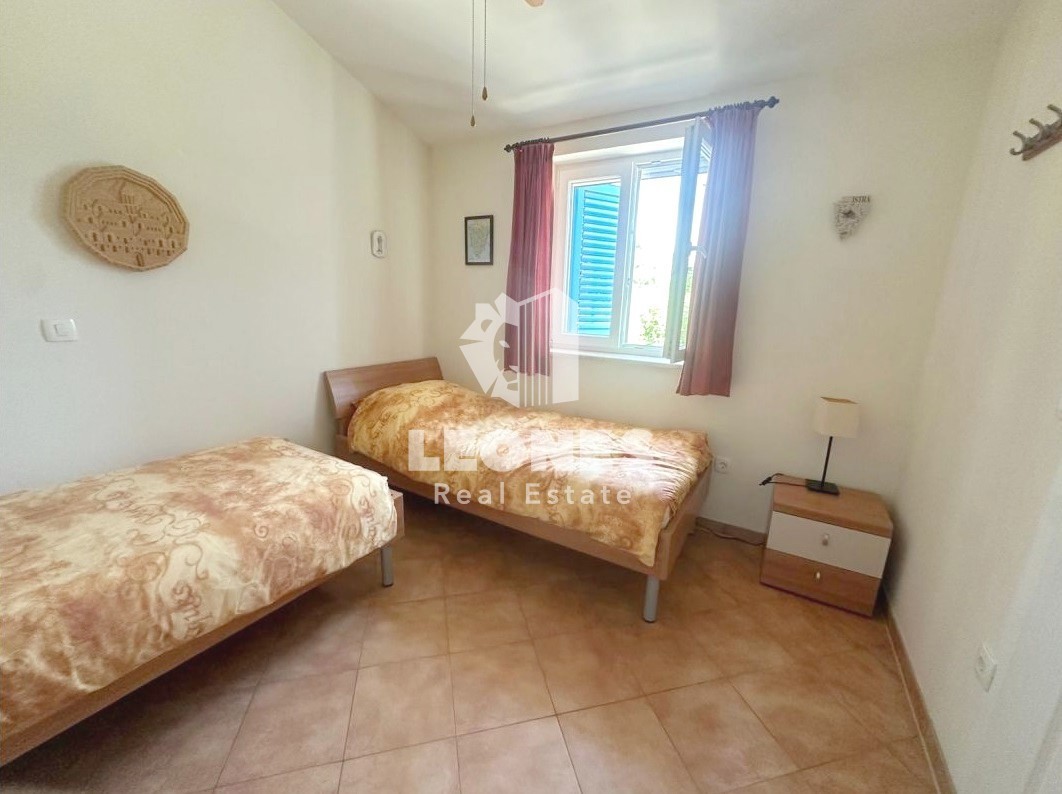 Dvojček hiše z bazenom v bližini Poreča - Kaštelir